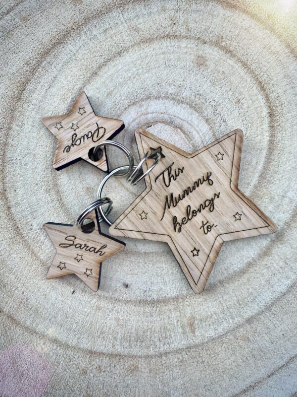 Oak Personalised Gift Star Keyring / Keychain This Mummy, Auntie, Nanny, Granny, Grandpa, Grandad, Belongs To: - Image 2