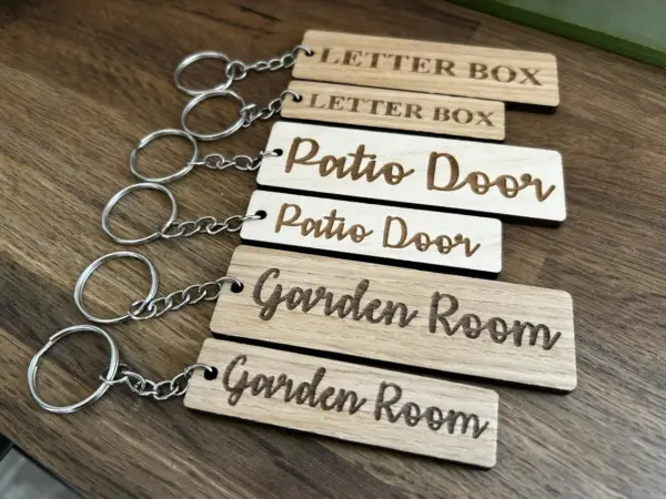 Personalised Oak Maple Keyring - Keyring for AirBnB, Home, Holiday Lets, Garage, Gate, Door, Letter Box - Any Text - Your Text Keyring - Image 3